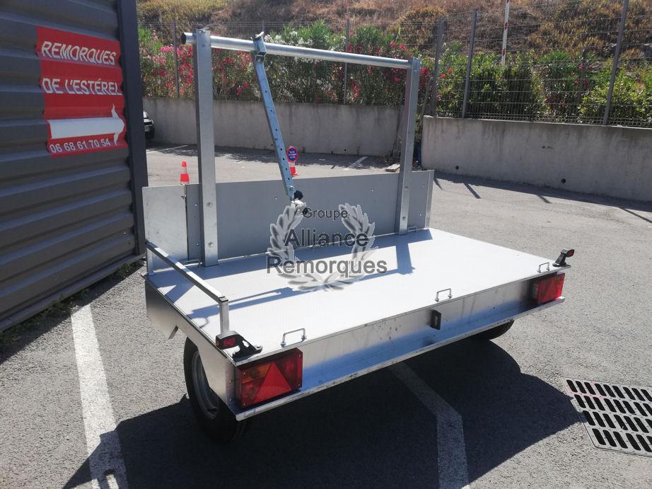 Remorque transversale Scooter et Mp3