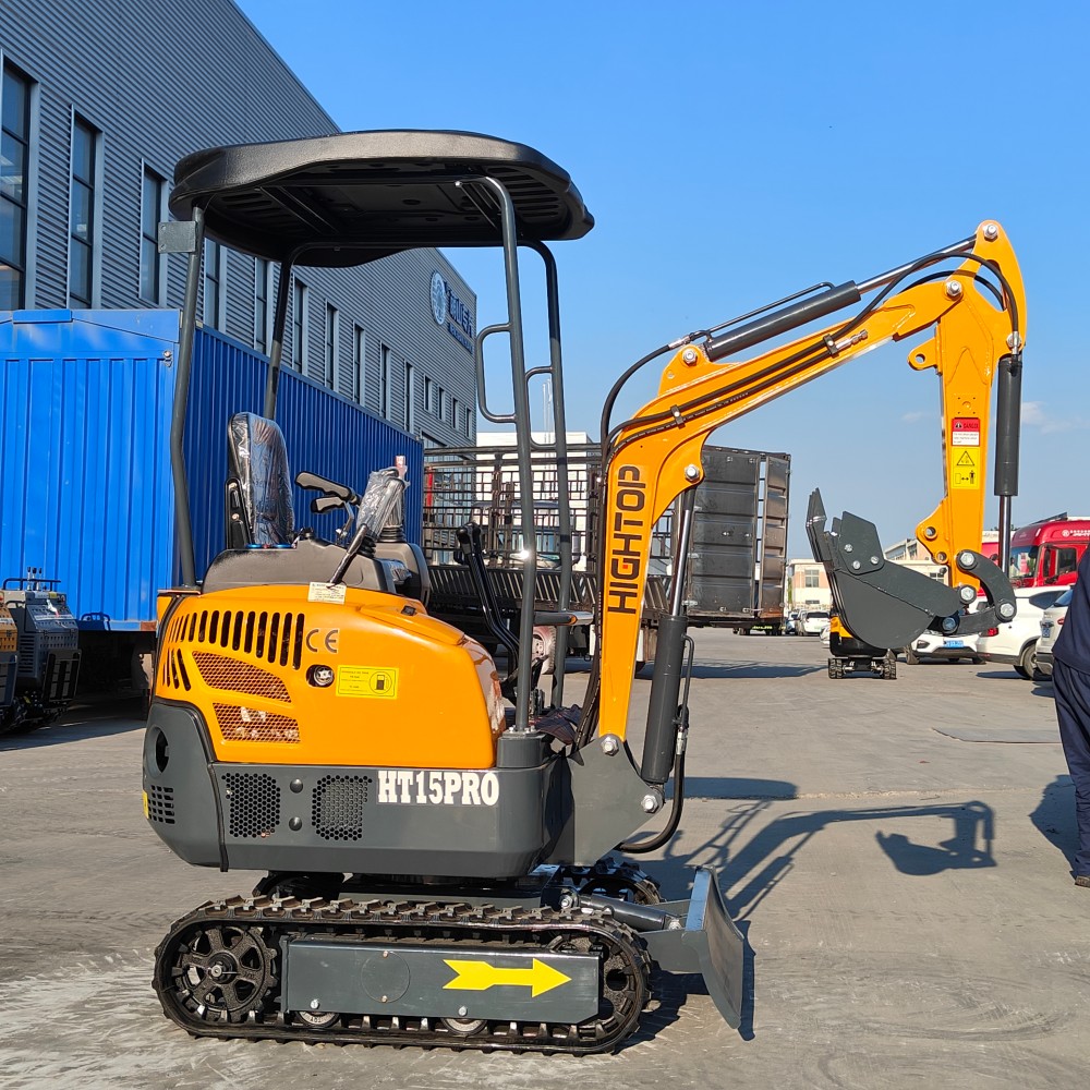 Mini-pelle HIGHTOP HT15 Pro 1,5 tonne – Kubota D722 Euro V – Bras orientable – Image 4